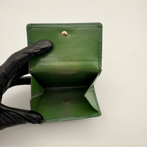 Louis Vuitton Epi Green Trifold Wallet Snap Closure France Authenticated - Picture 8 of 15